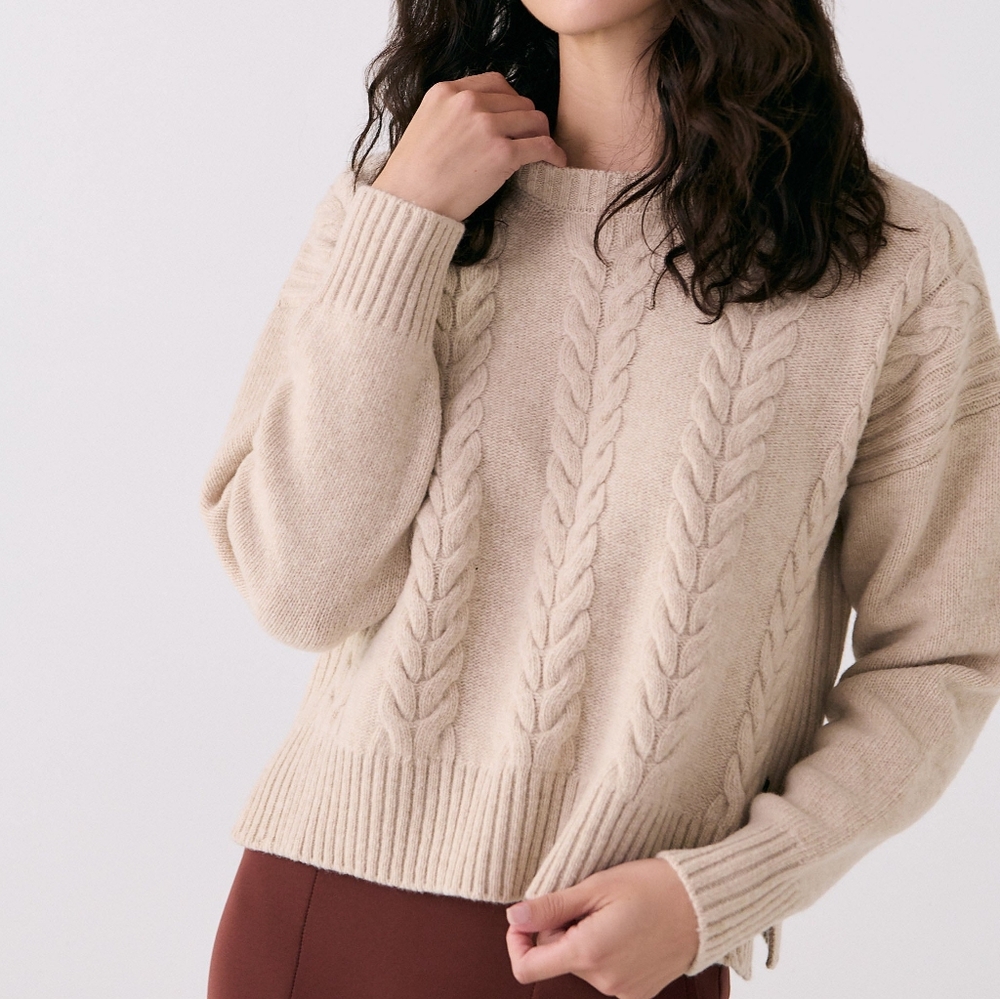 Lole | Crew Neck Cable Knit Sweater